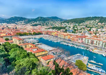 Mediterraner Saisonstart an der Blumenriviera