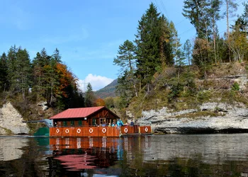 Klauser Stausee - auf der schwimmenden Almhütte