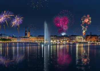 Hamburg mit Silvester auf der Elbe